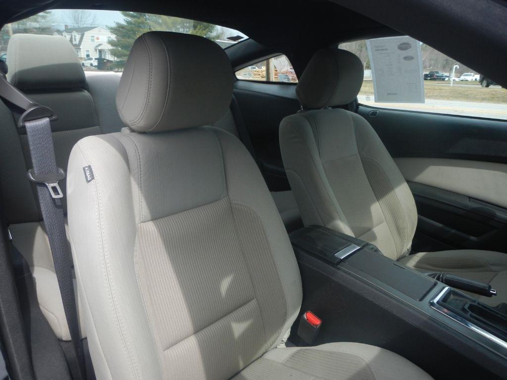 Ford Mustang V6 Coupe 2014