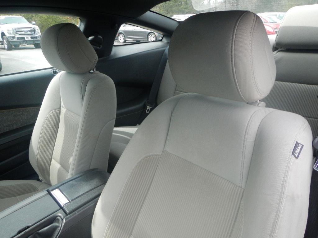 Ford Mustang V6 Coupe 2014