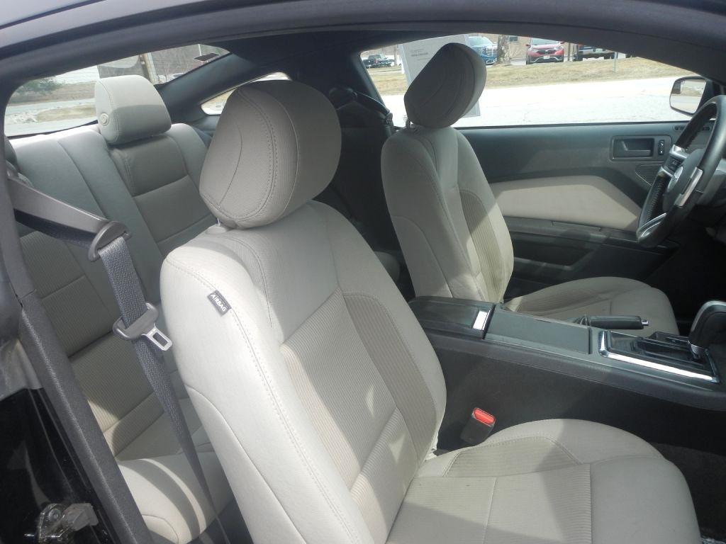 Ford Mustang V6 Coupe 2014