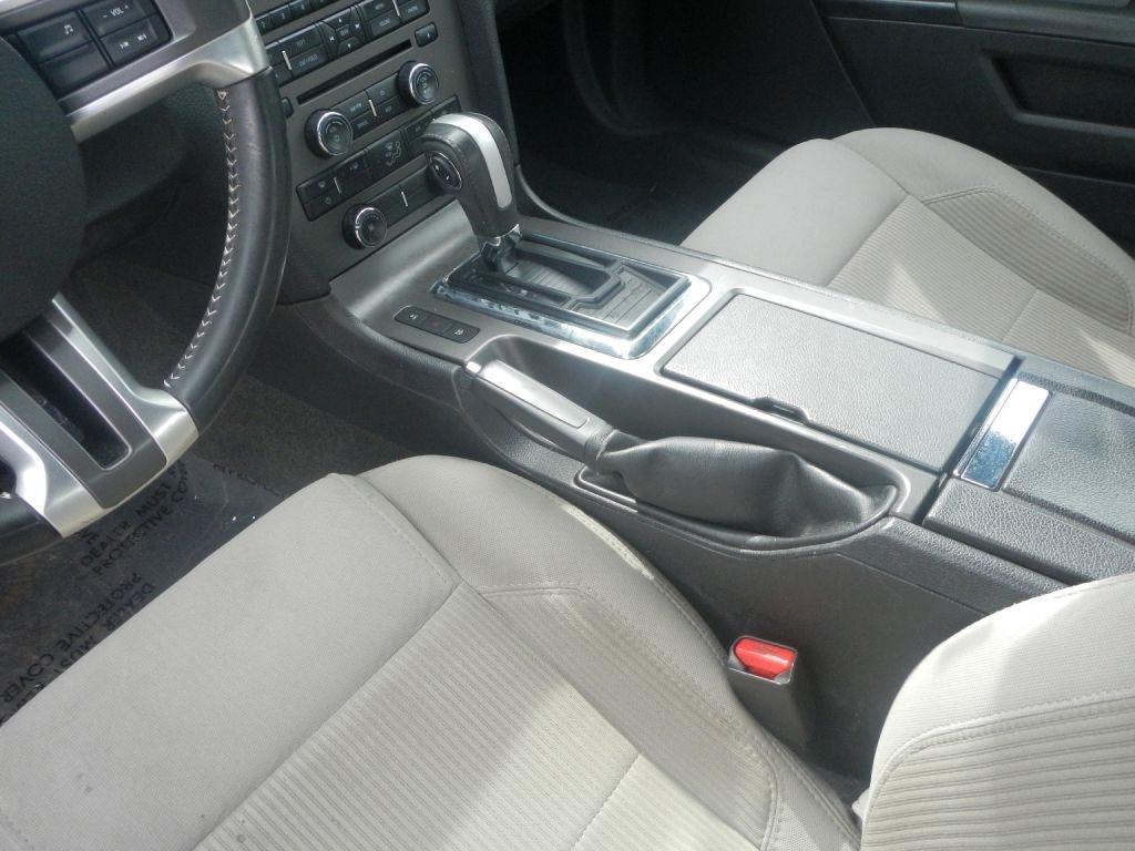 Ford Mustang V6 Coupe 2014