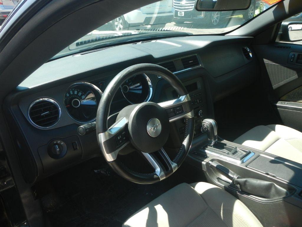 Ford Mustang V6 Coupe 2014