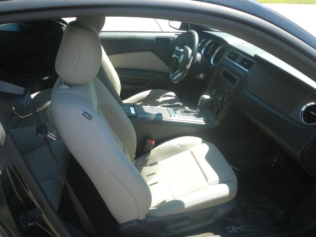 Ford Mustang V6 Coupe 2014