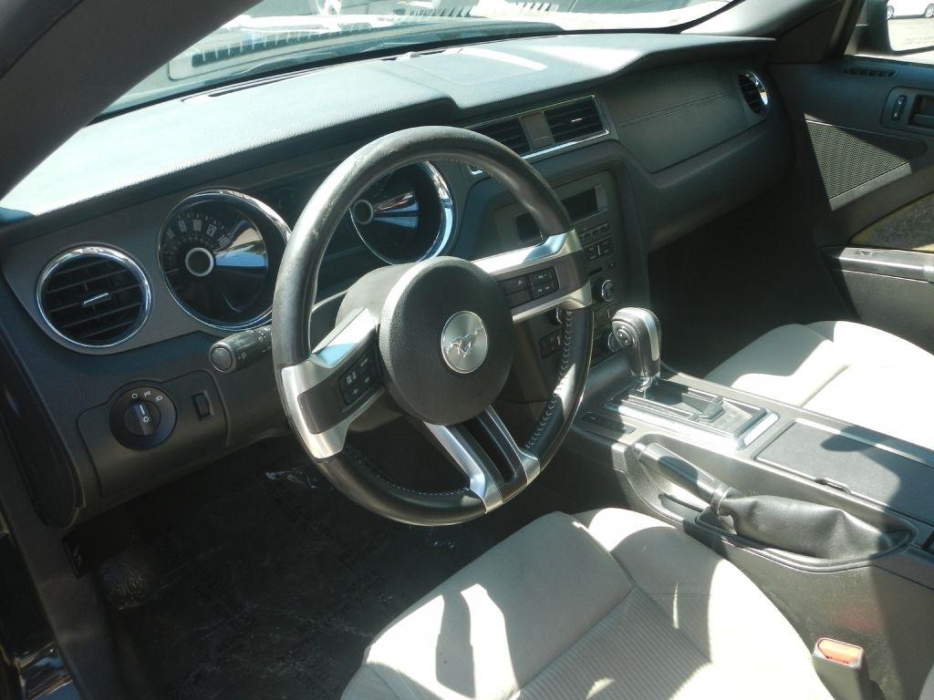 Ford Mustang V6 Coupe 2014