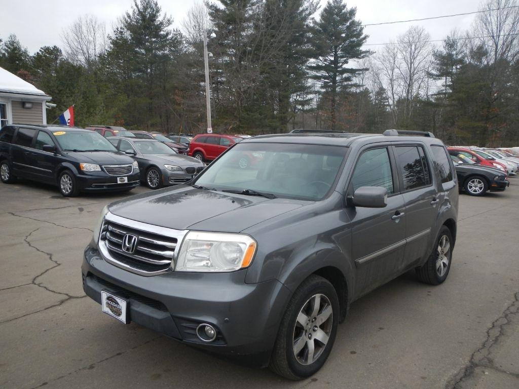 Honda Pilot Touring 4WD 5-Spd AT with DVD 2012