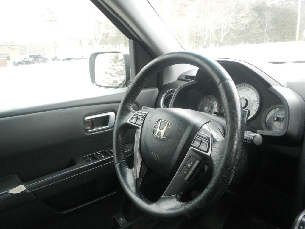 Honda Pilot Touring 4WD 5-Spd AT with DVD 2012