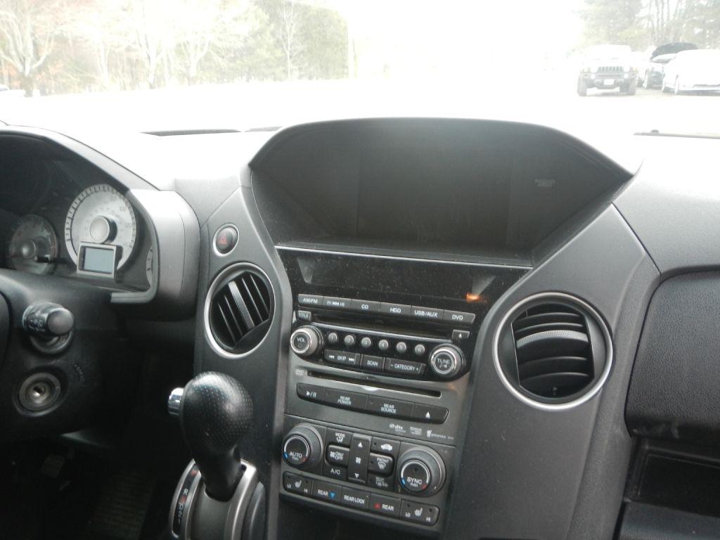 Honda Pilot Touring 4WD 5-Spd AT with DVD 2012
