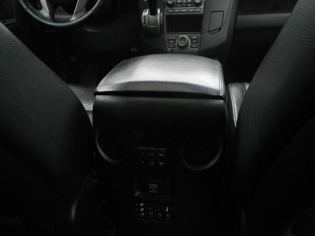 Honda Pilot Touring 4WD 5-Spd AT with DVD 2012
