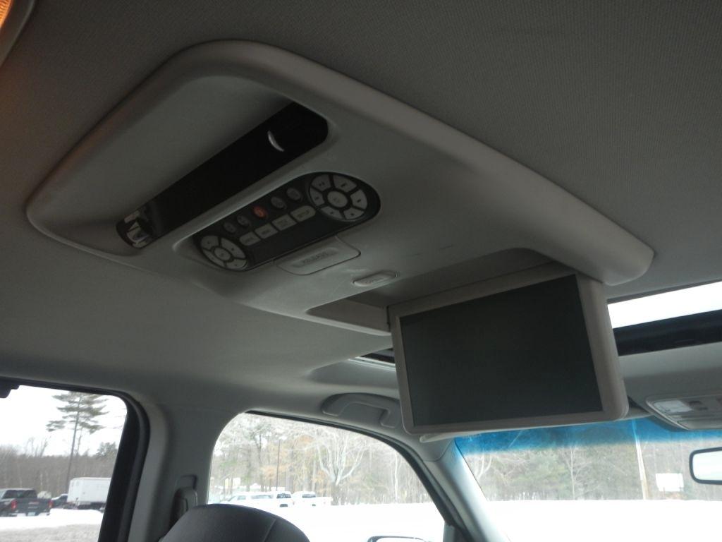 Honda Pilot Touring 4WD 5-Spd AT with DVD 2012