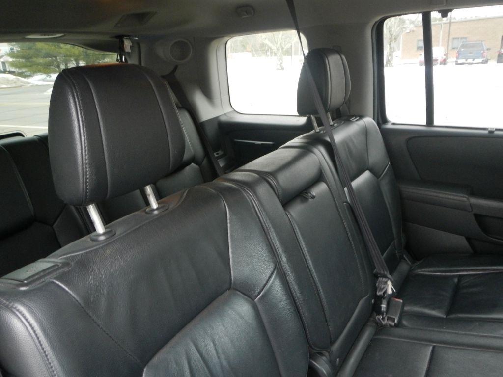 Honda Pilot Touring 4WD 5-Spd AT with DVD 2012