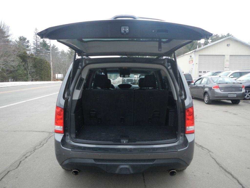 Honda Pilot Touring 4WD 5-Spd AT with DVD 2012