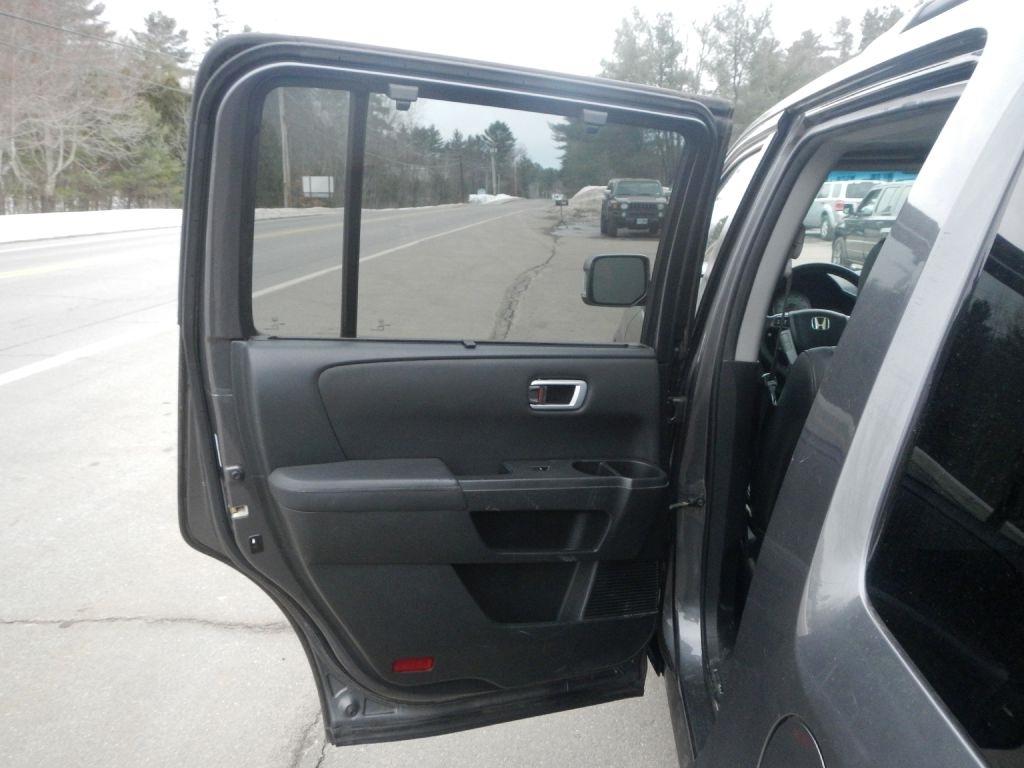 Honda Pilot Touring 4WD 5-Spd AT with DVD 2012