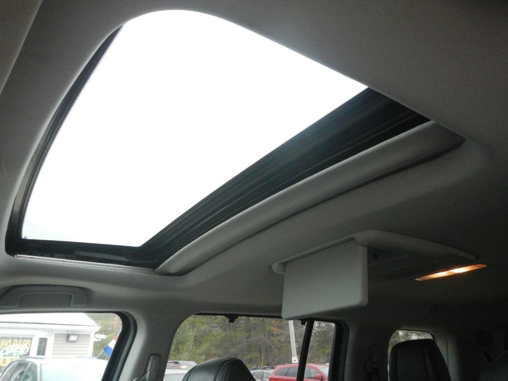 Honda Pilot Touring 4WD 5-Spd AT with DVD 2012