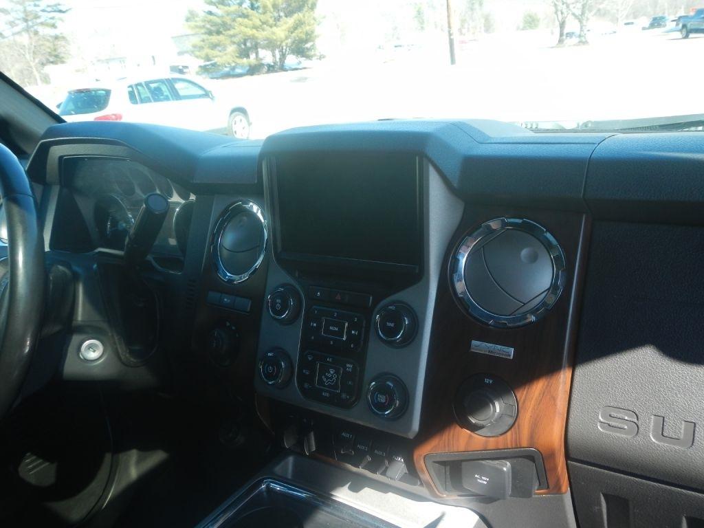 Ford F-350 SD Lariat Crew Cab 4WD 2015