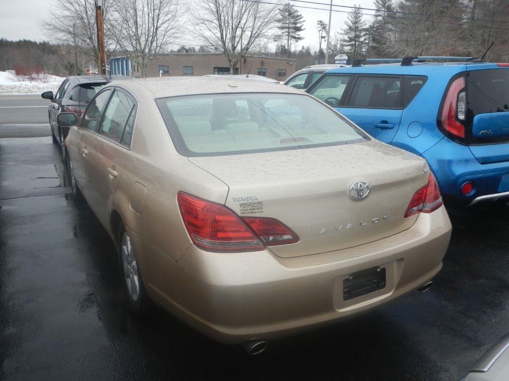 Toyota Avalon XL 2009