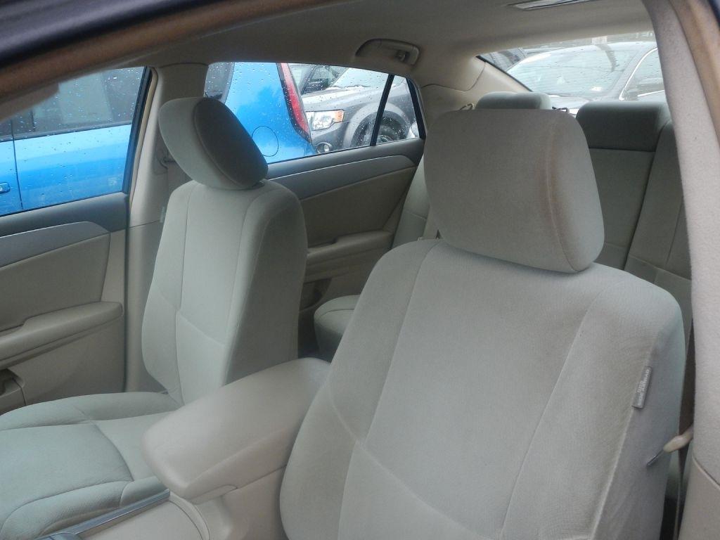 Toyota Avalon XL 2009