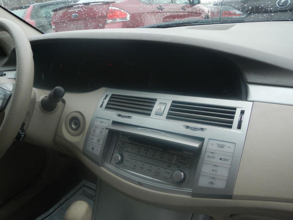 Toyota Avalon XL 2009
