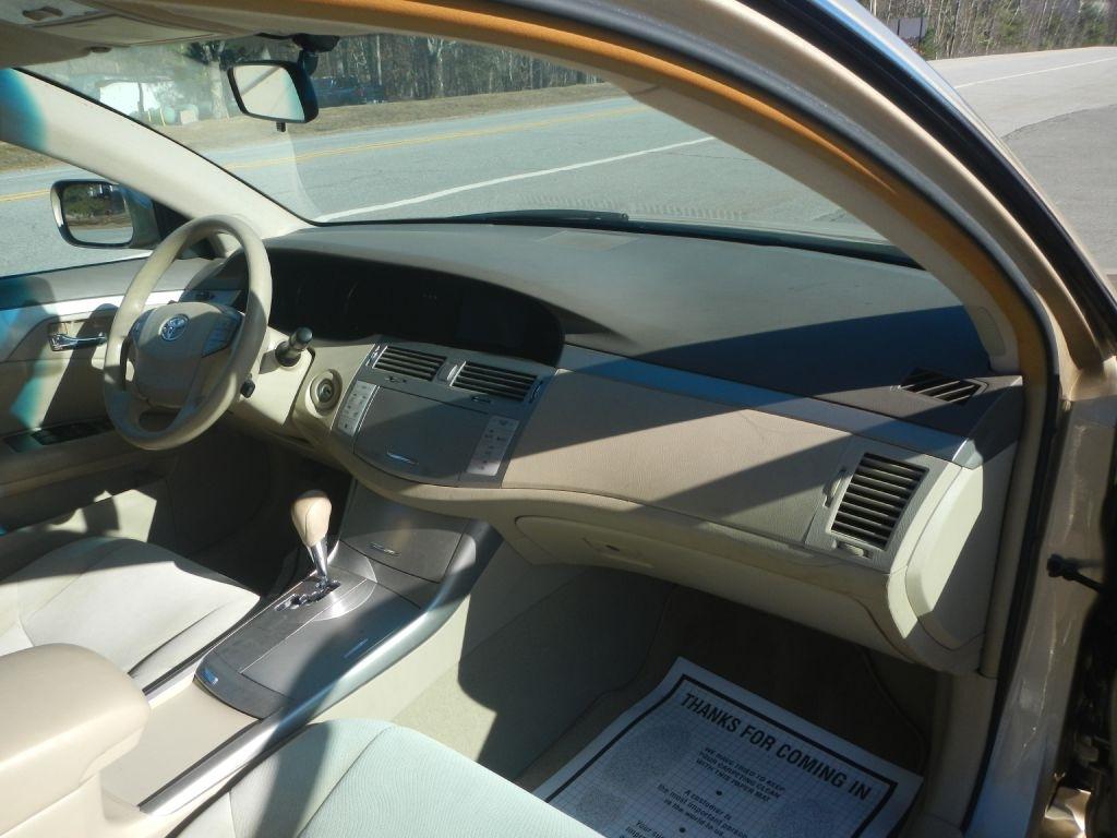 Toyota Avalon XL 2009
