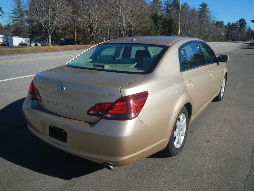 Toyota Avalon XL 2009