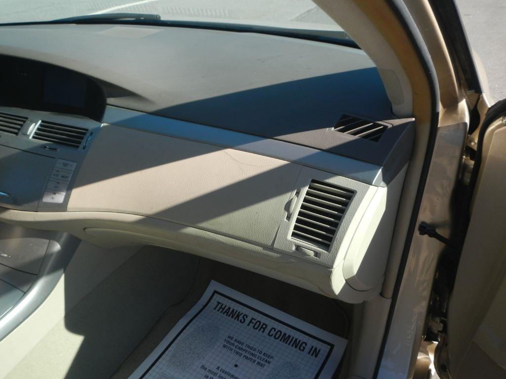 Toyota Avalon XL 2009