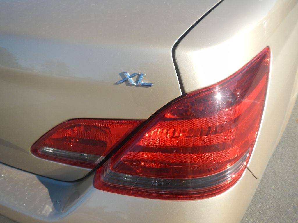 Toyota Avalon XL 2009