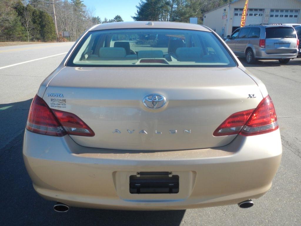 Toyota Avalon XL 2009