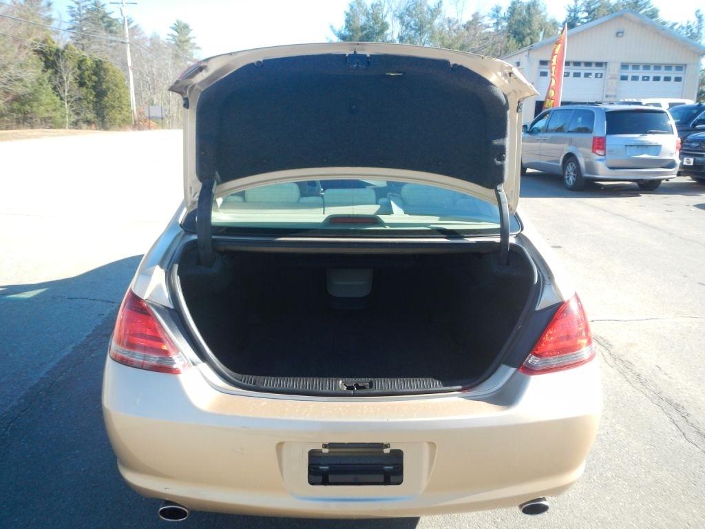 Toyota Avalon XL 2009