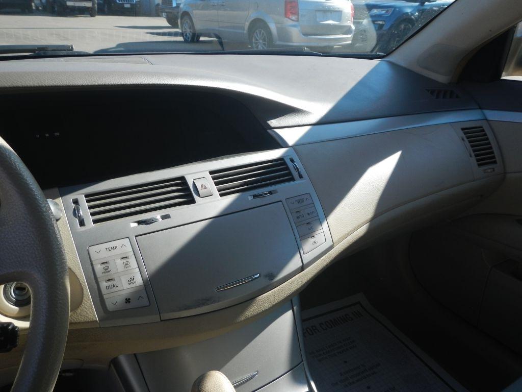 Toyota Avalon XL 2009