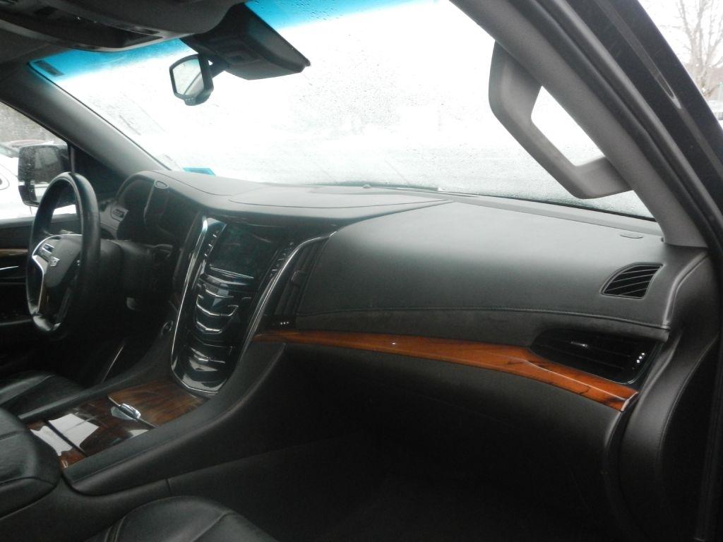 Cadillac Escalade ESV Premium 4WD 2015