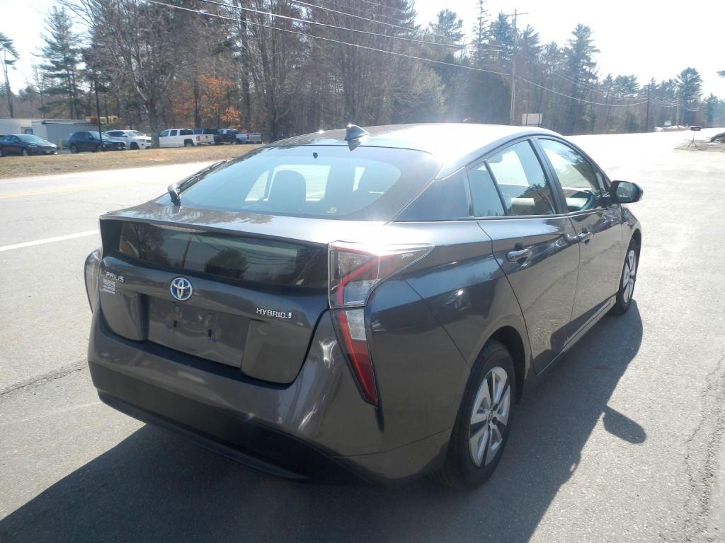 Toyota Prius Four 2016