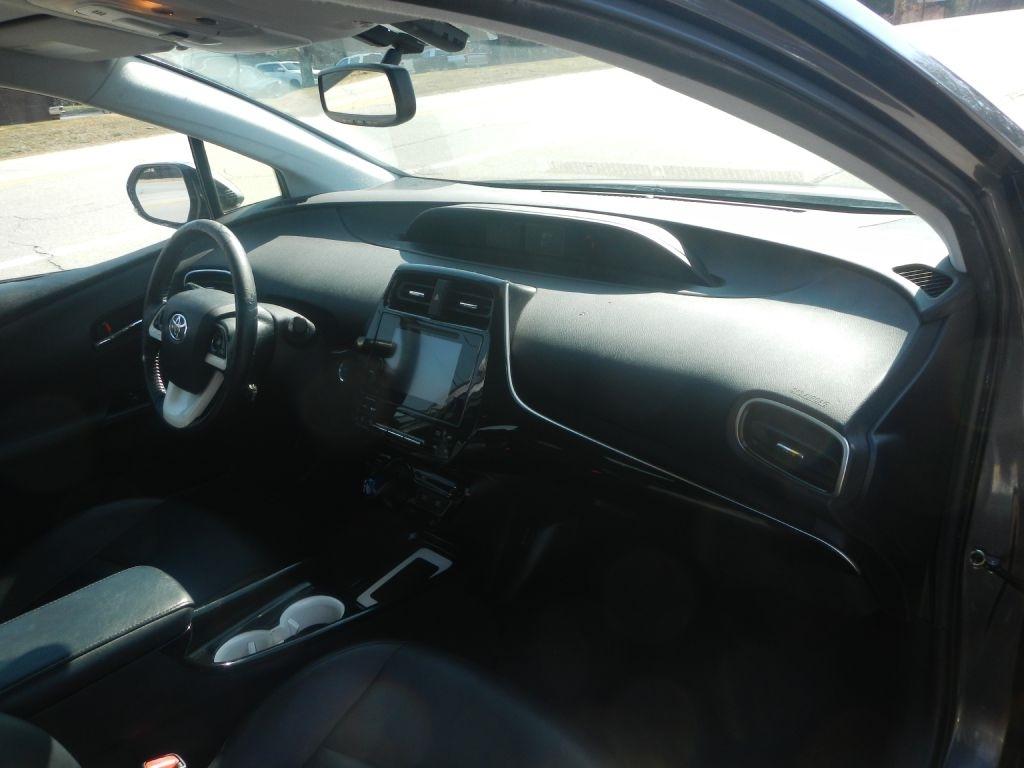 Toyota Prius Four 2016