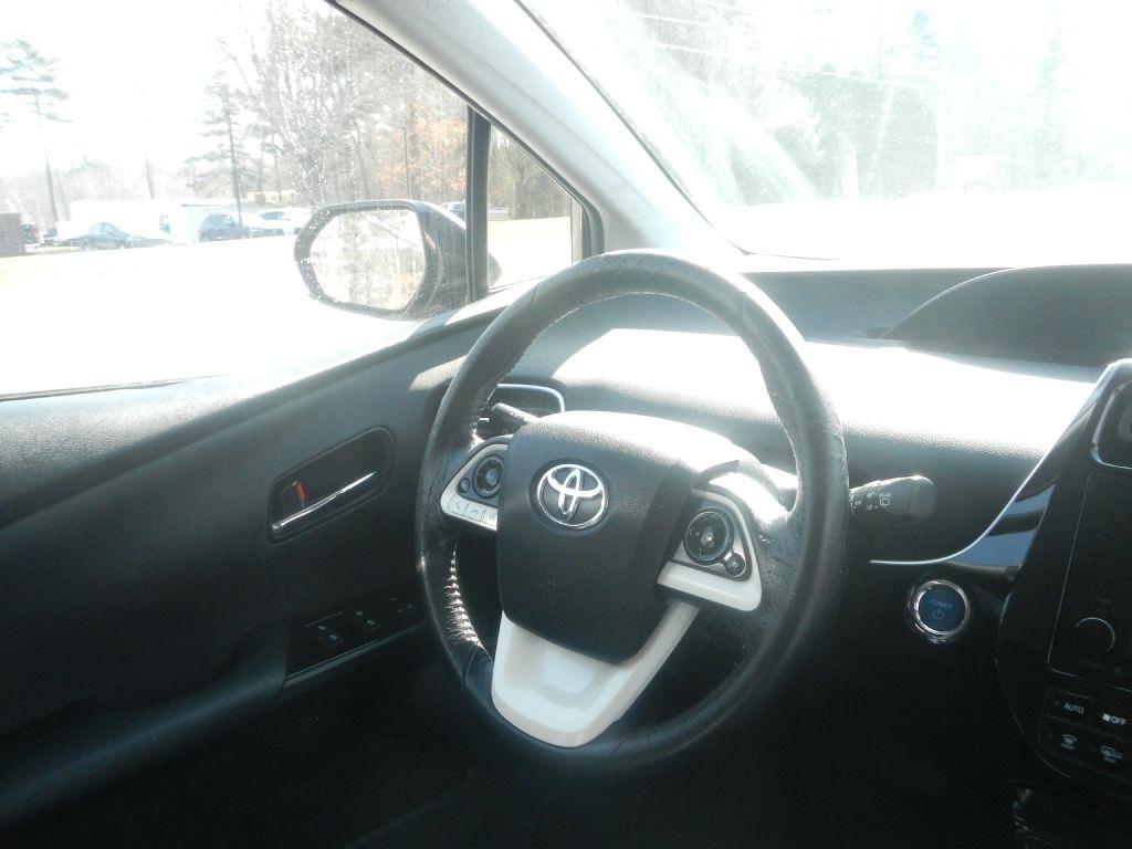Toyota Prius Four 2016