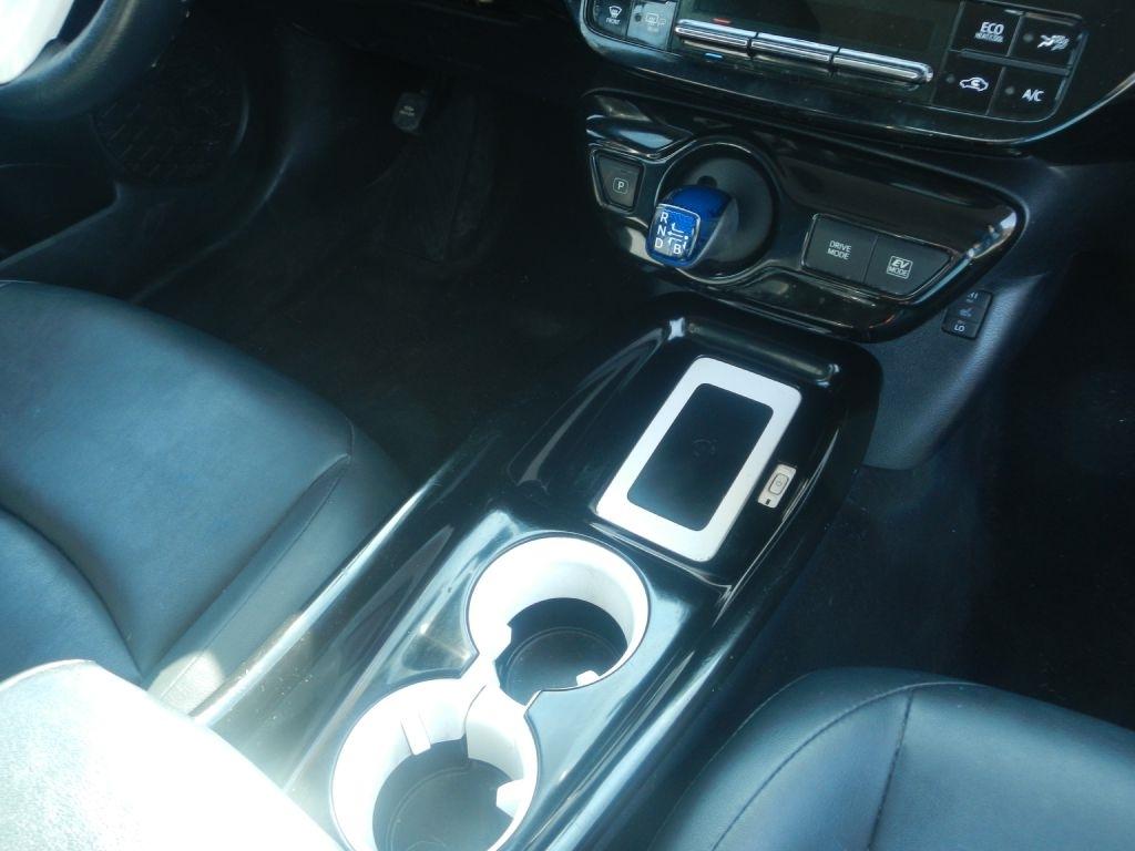 Toyota Prius Four 2016