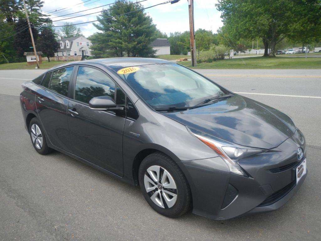 Toyota Prius Four 2016
