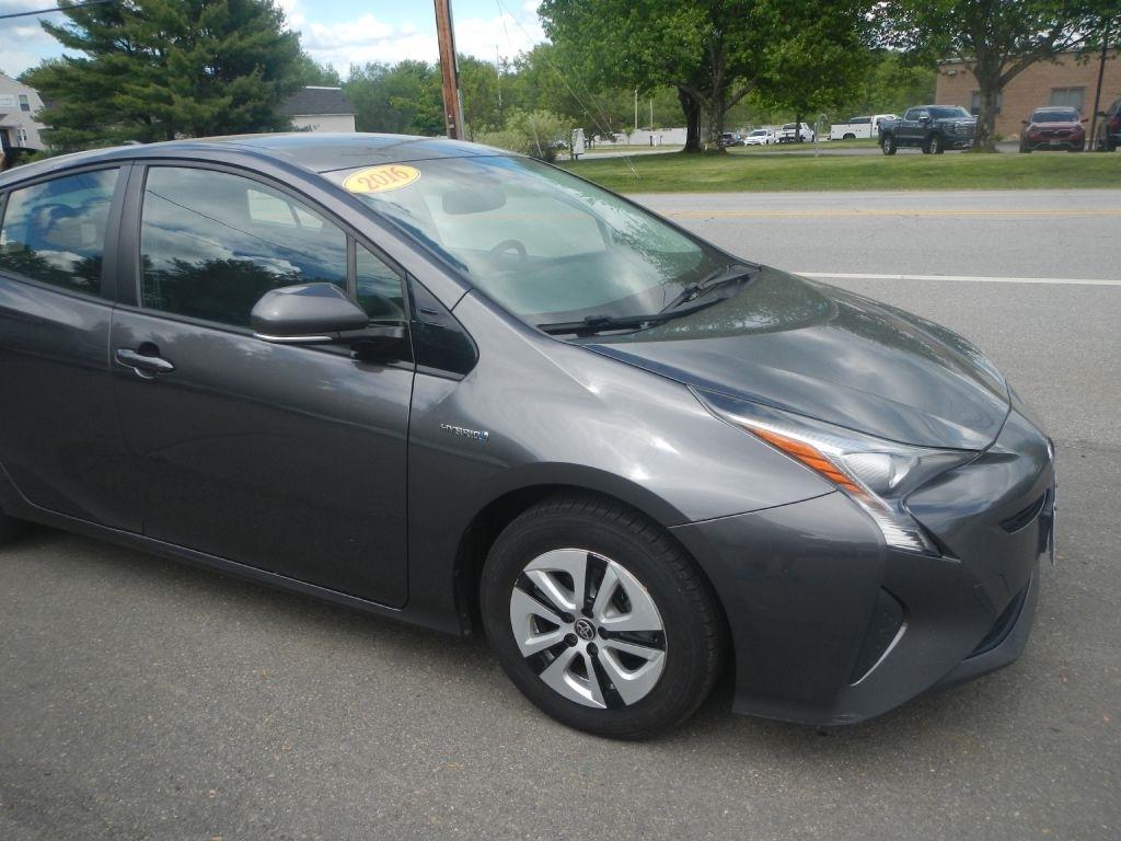 Toyota Prius Four 2016