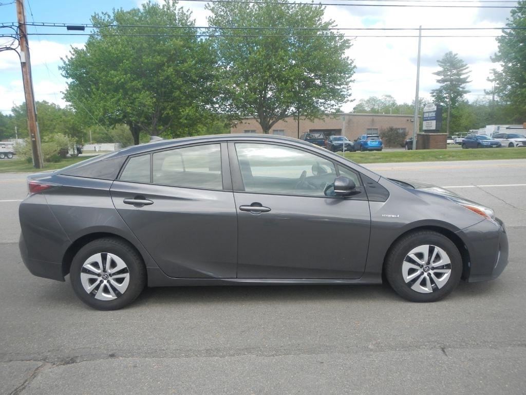Toyota Prius Four 2016