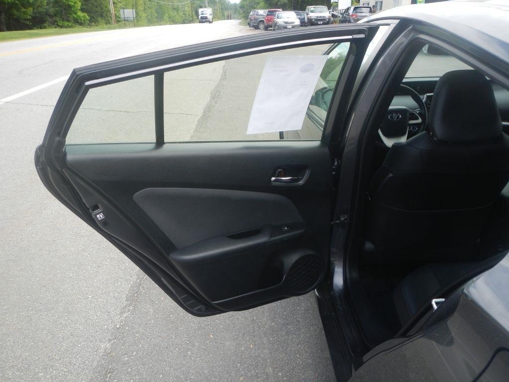 Toyota Prius Four 2016