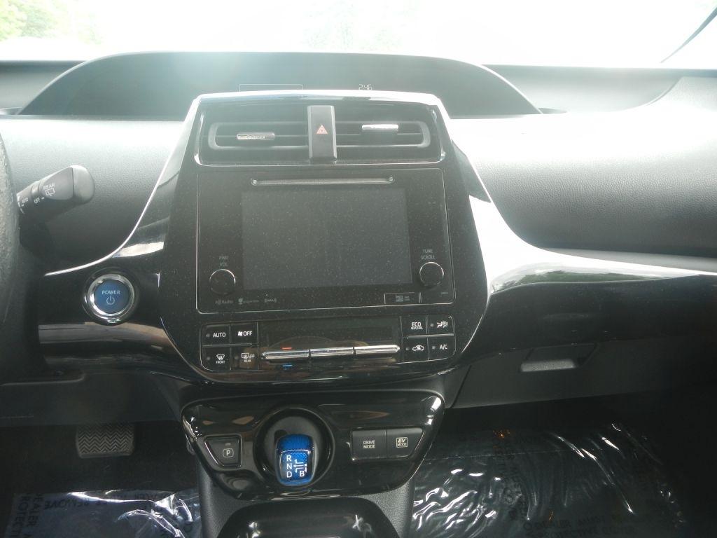 Toyota Prius Four 2016