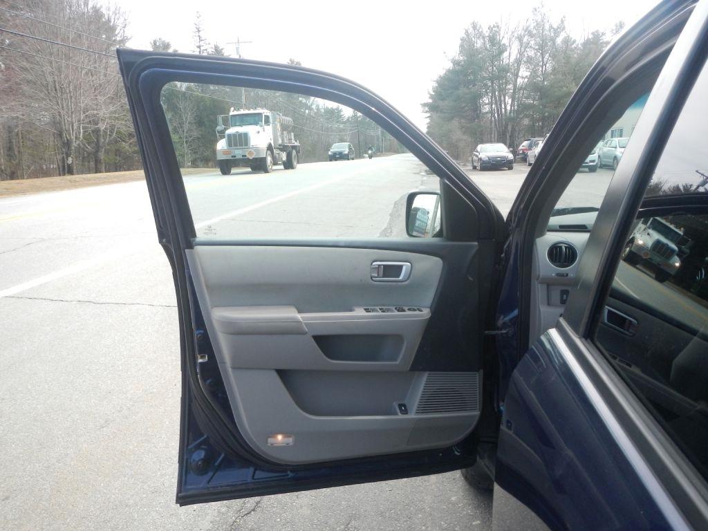 Honda Pilot LX 4WD 5-Spd AT 2015