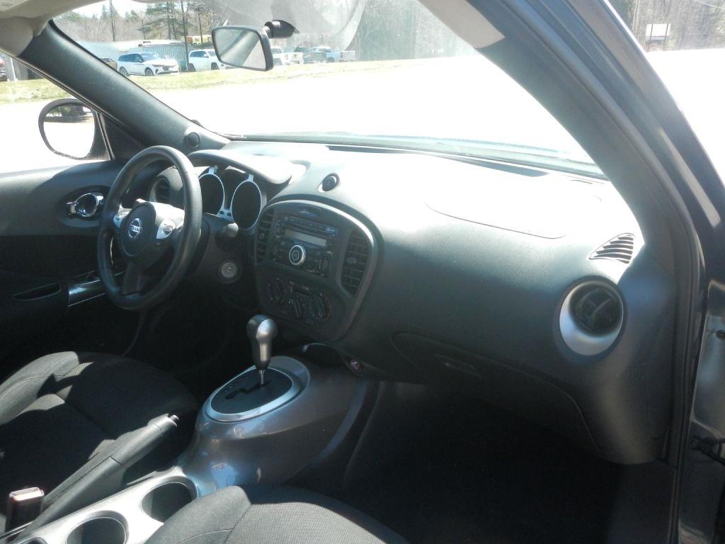 Nissan Juke SV AWD 2011