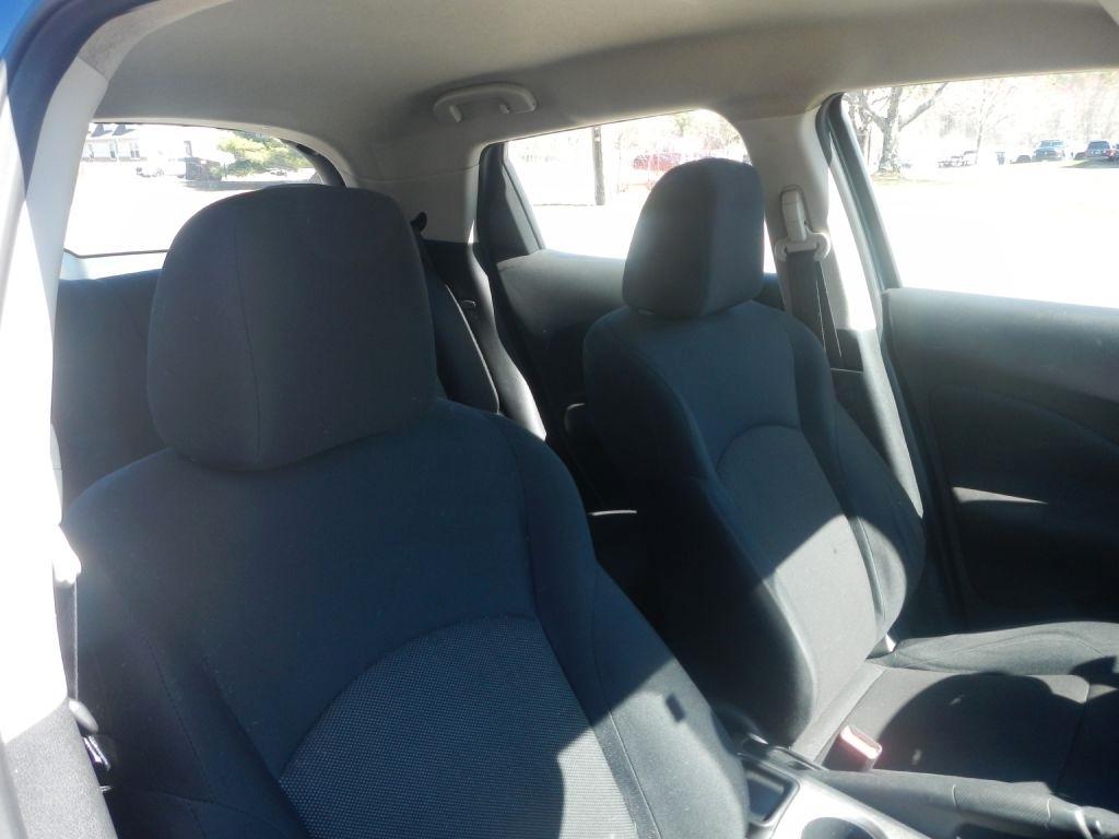 Nissan Juke SV AWD 2011