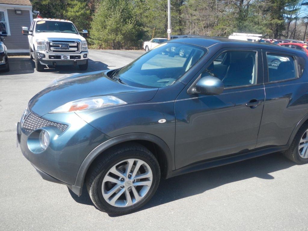 Nissan Juke SV AWD 2011