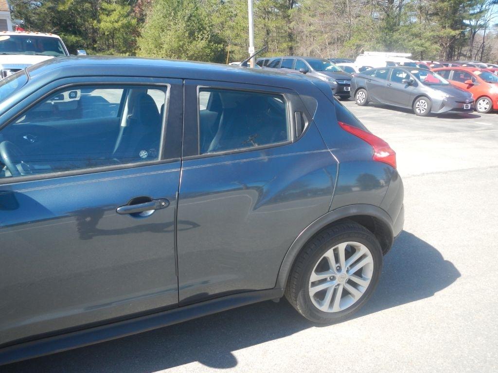 Nissan Juke SV AWD 2011