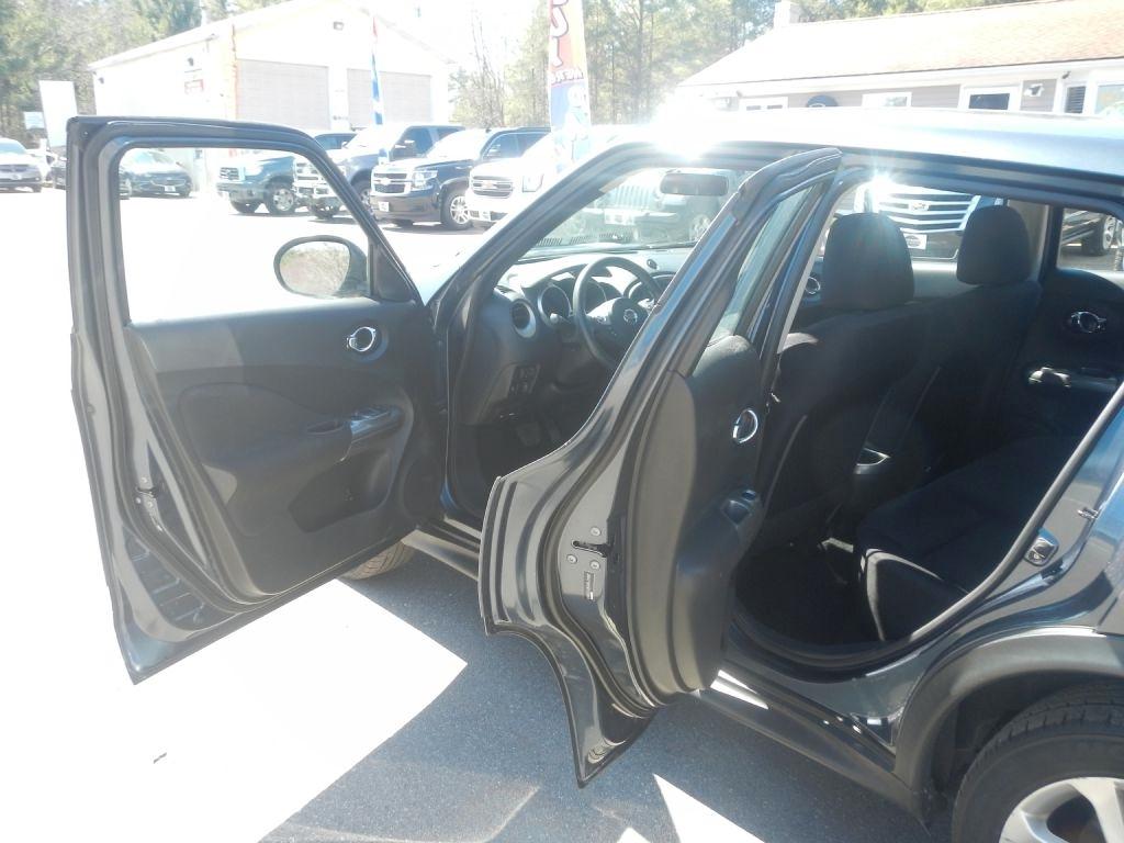 Nissan Juke SV AWD 2011