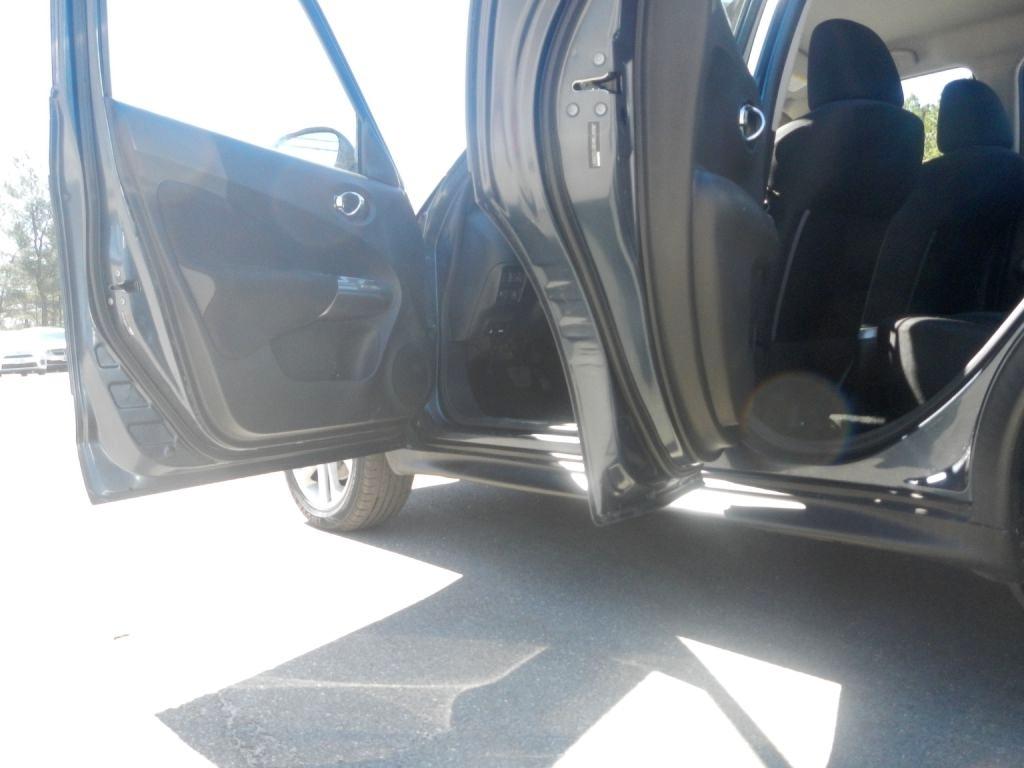 Nissan Juke SV AWD 2011