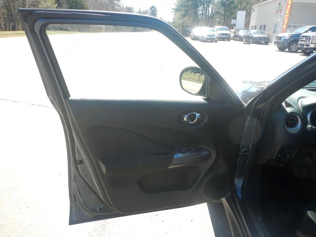 Nissan Juke SV AWD 2011