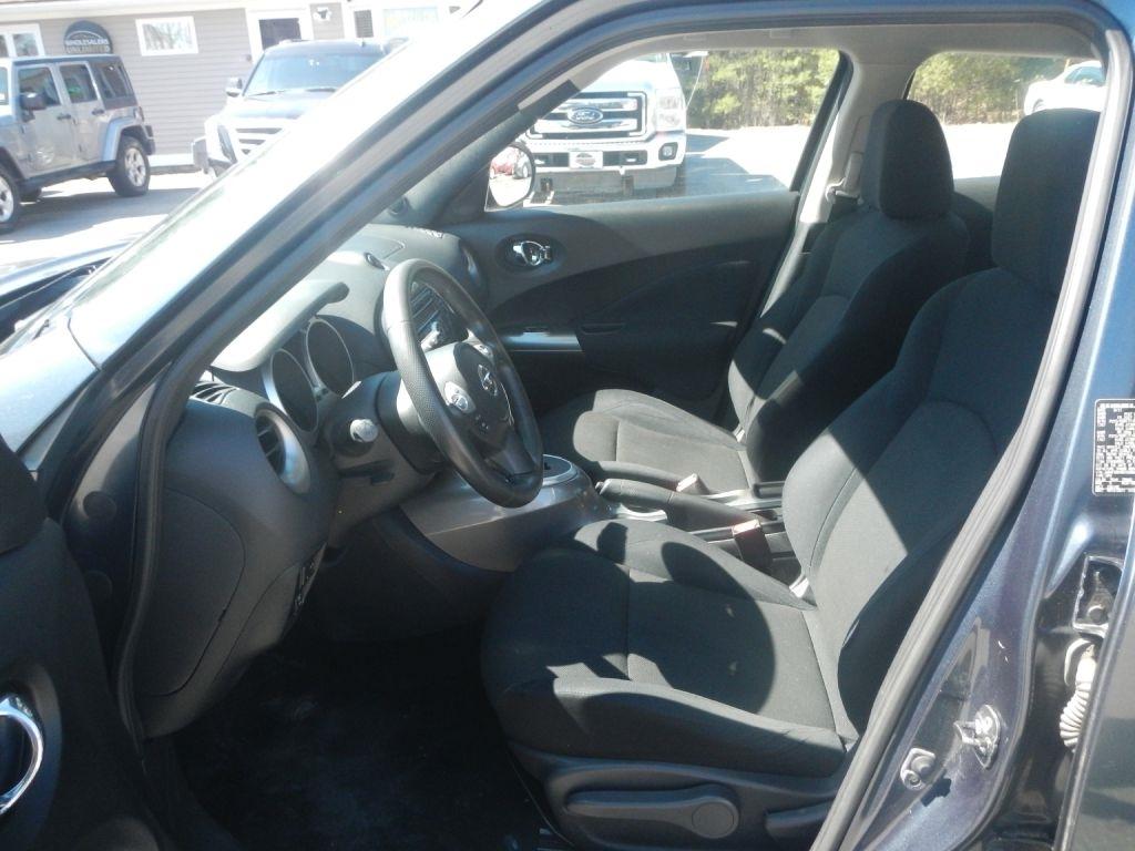 Nissan Juke SV AWD 2011