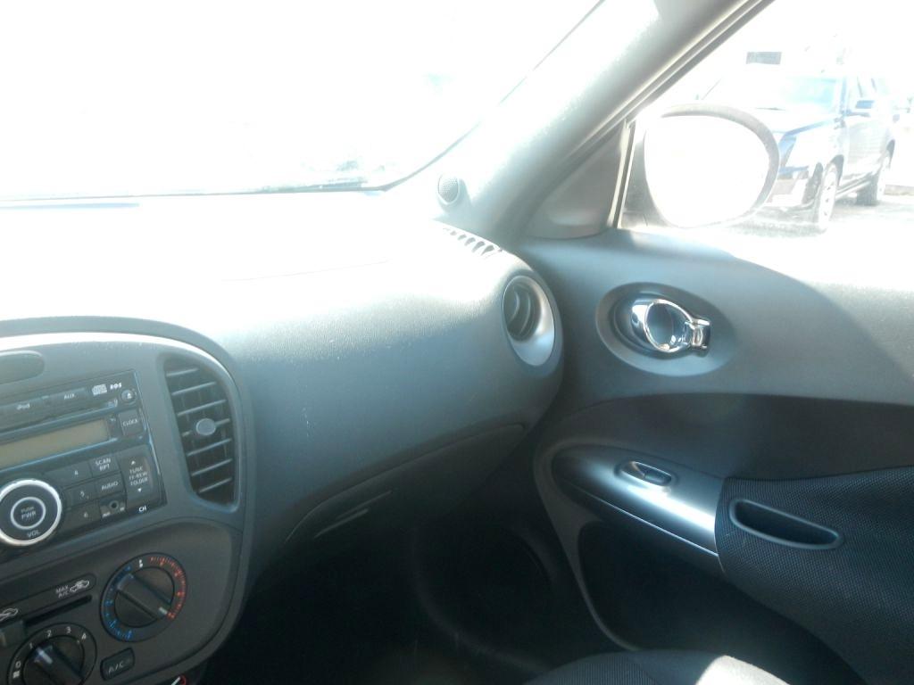 Nissan Juke SV AWD 2011