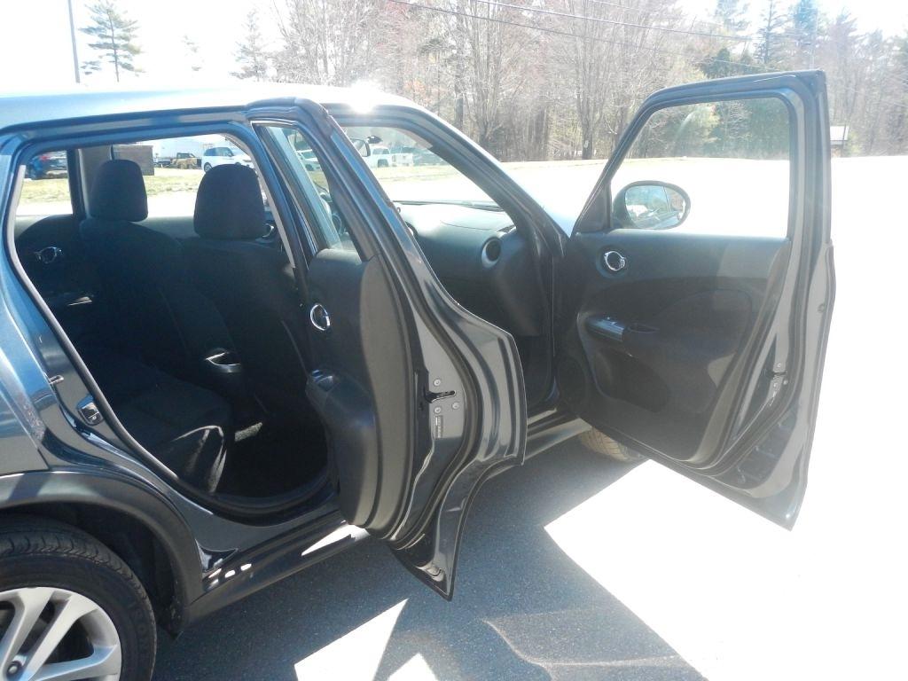 Nissan Juke SV AWD 2011