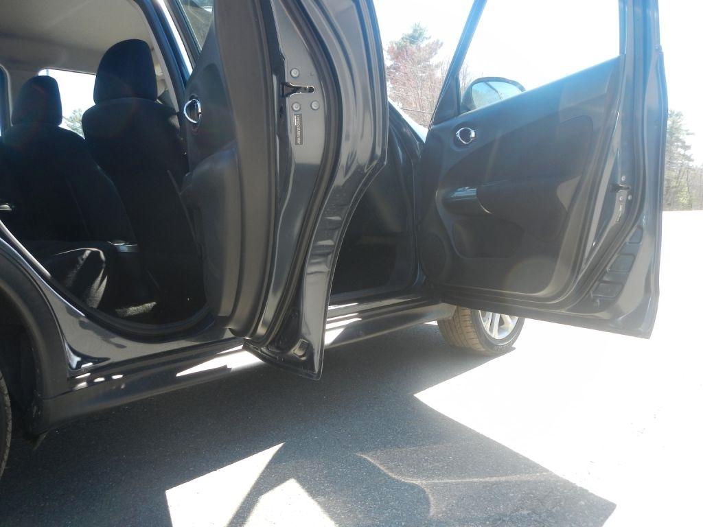 Nissan Juke SV AWD 2011