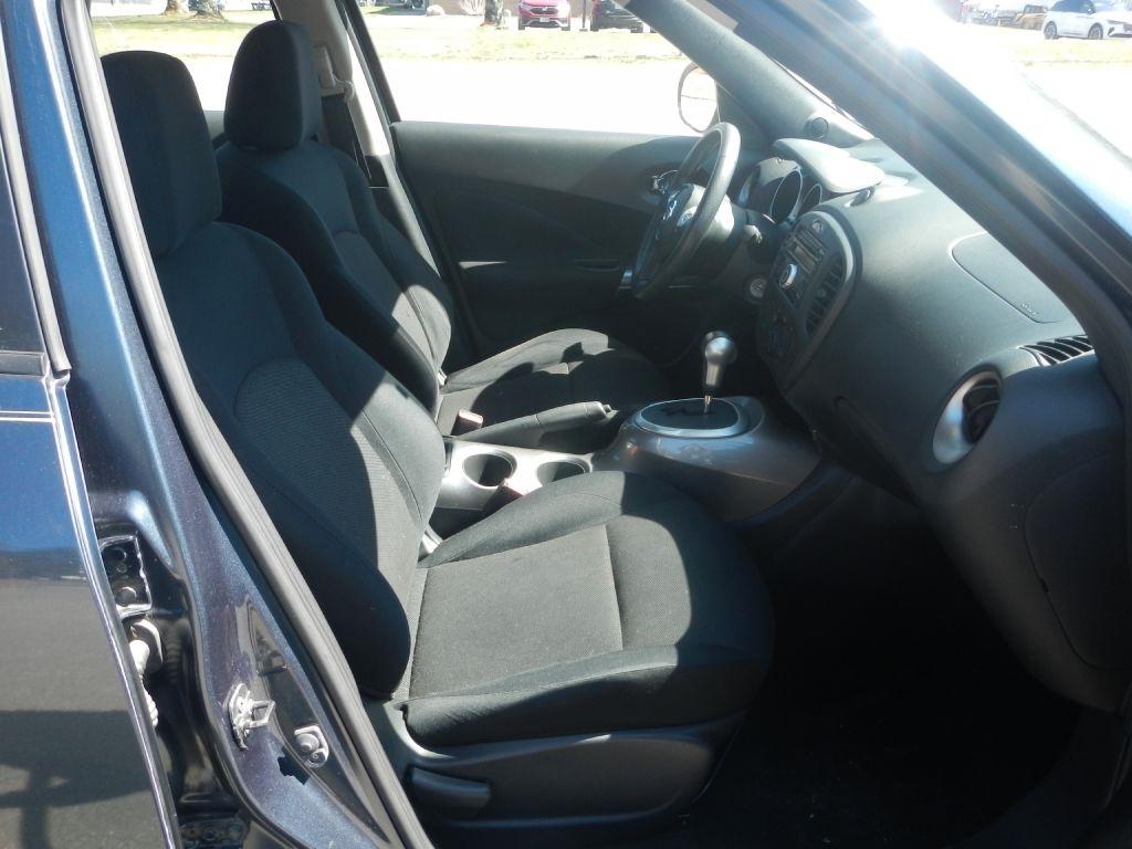 Nissan Juke SV AWD 2011